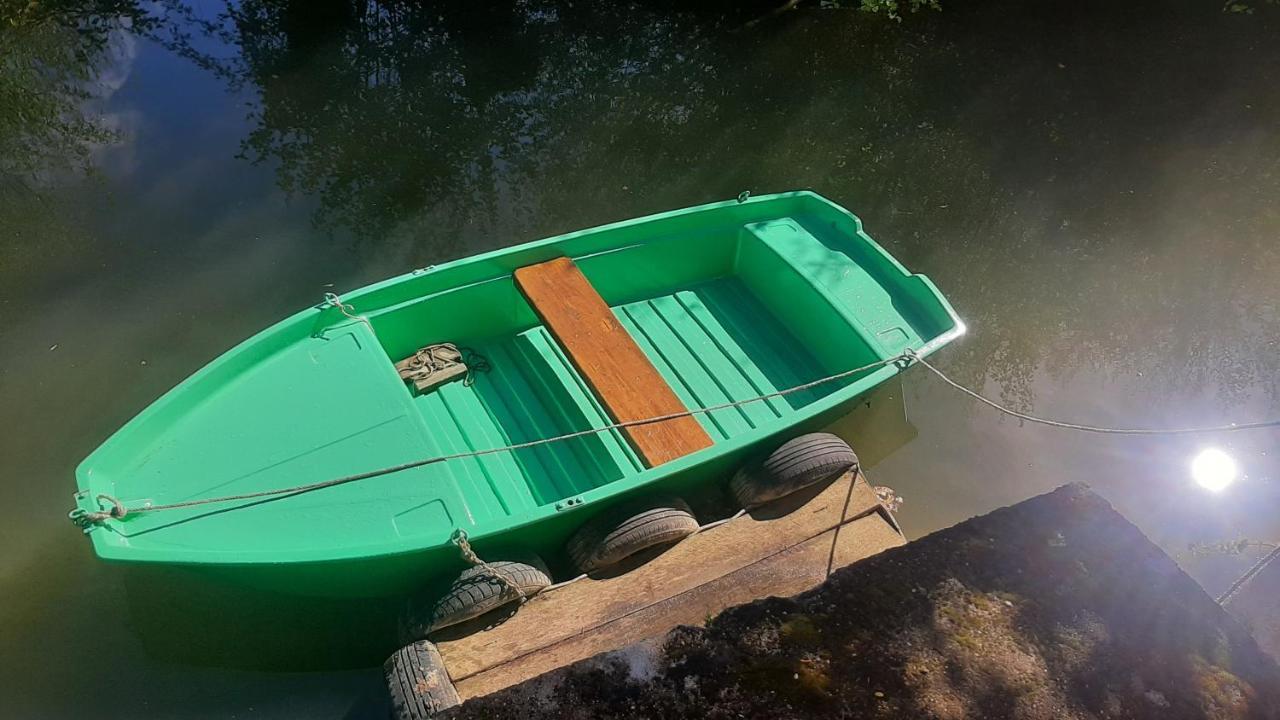 Le Gite Embarque - Gere Par Presta-Zen'Services - Barque Electrique En Supplement Verdun-sur-Meuse Bagian luar foto