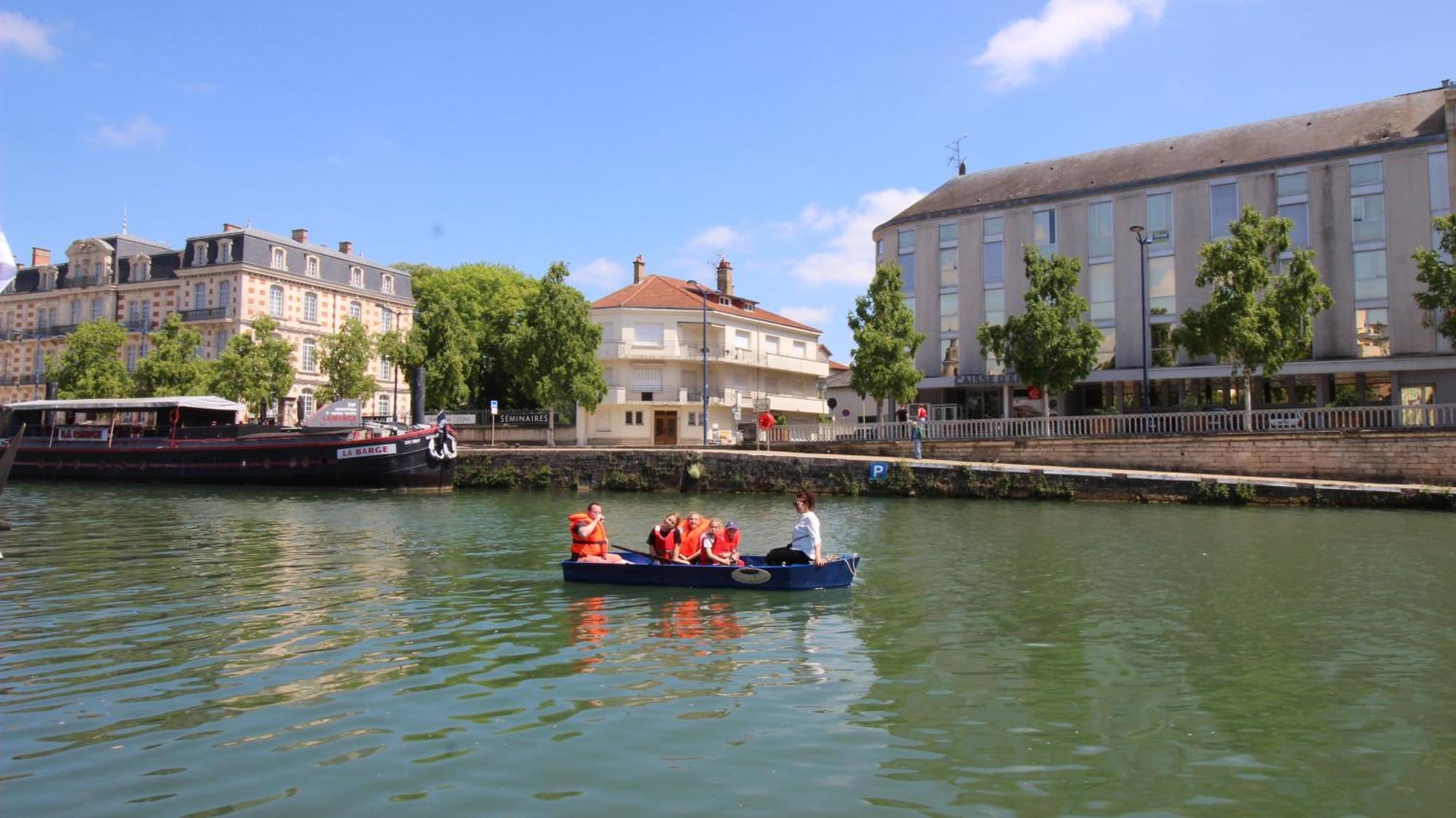 Le Gite Embarque - Gere Par Presta-Zen'Services - Barque Electrique En Supplement Verdun-sur-Meuse Bagian luar foto