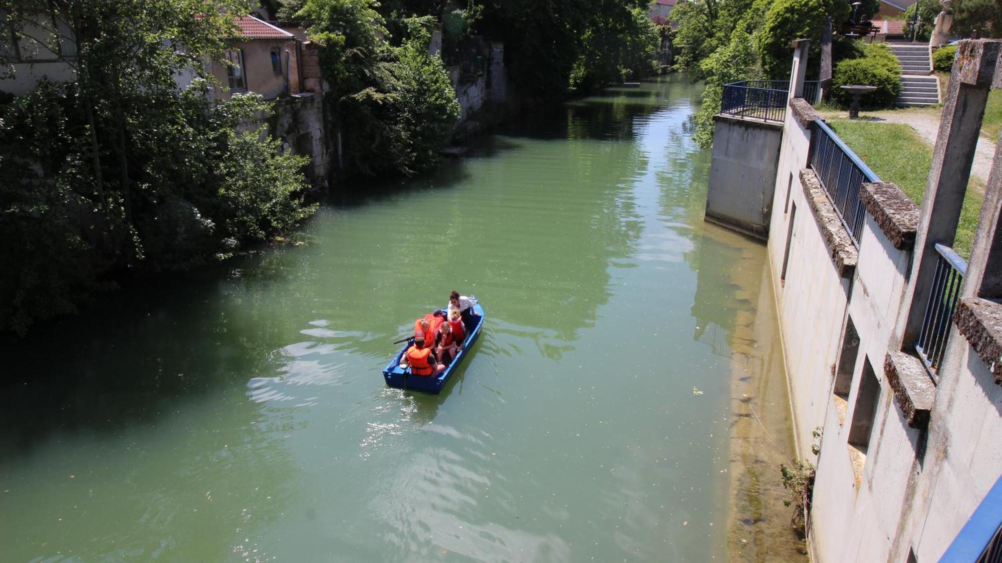 Le Gite Embarque - Gere Par Presta-Zen'Services - Barque Electrique En Supplement Verdun-sur-Meuse Bagian luar foto