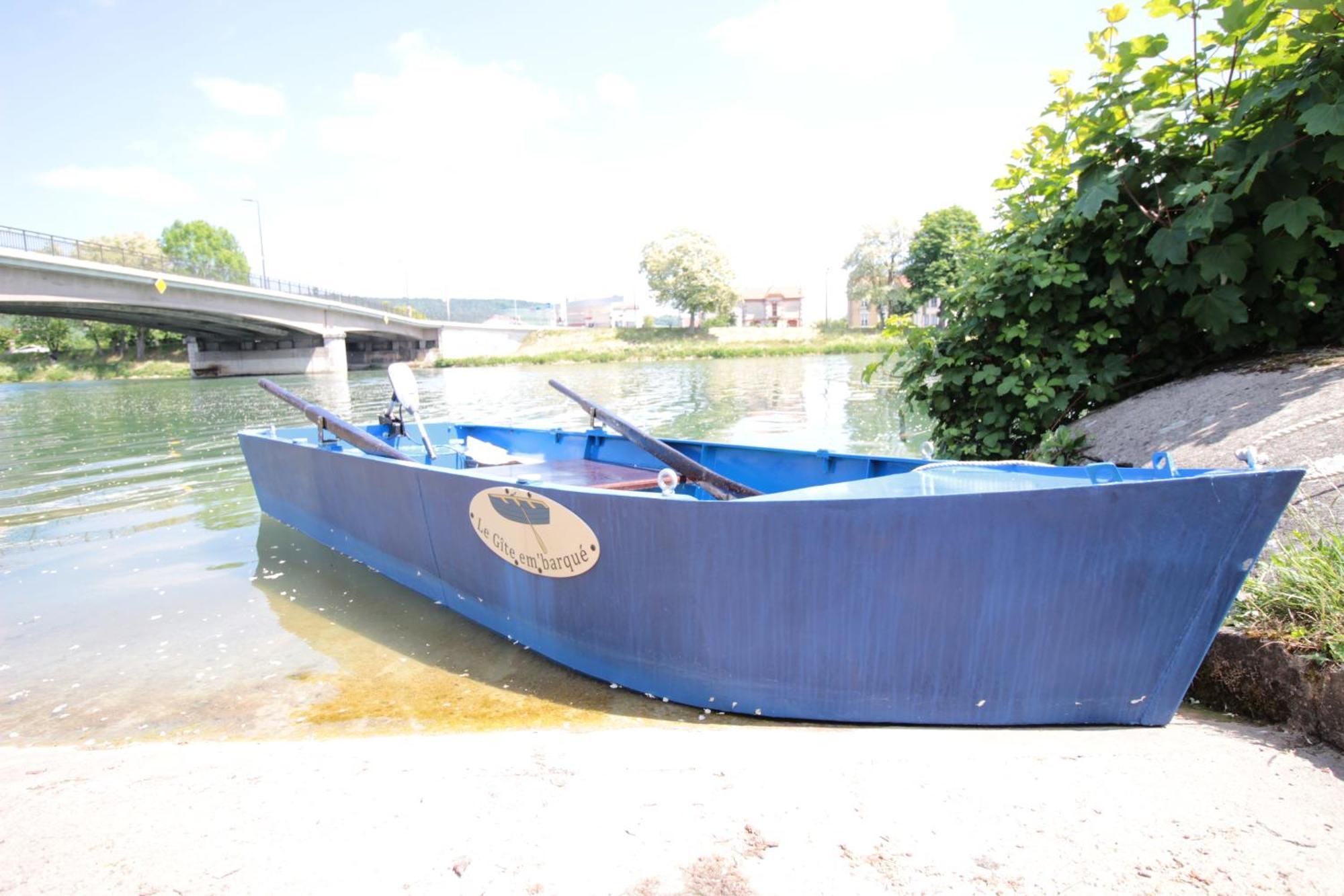 Le Gite Embarque - Gere Par Presta-Zen'Services - Barque Electrique En Supplement Verdun-sur-Meuse Bagian luar foto